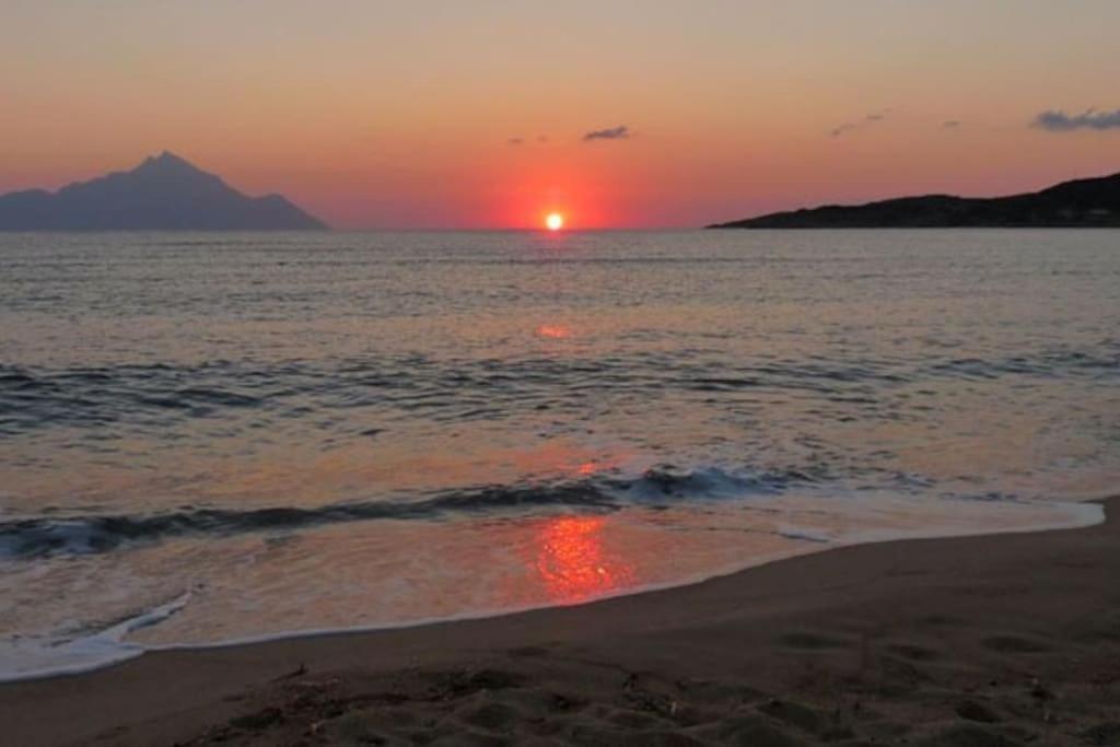 Traditionelles Appartement Athos Shadow Am Meer Paralia Sikias Bagian luar foto