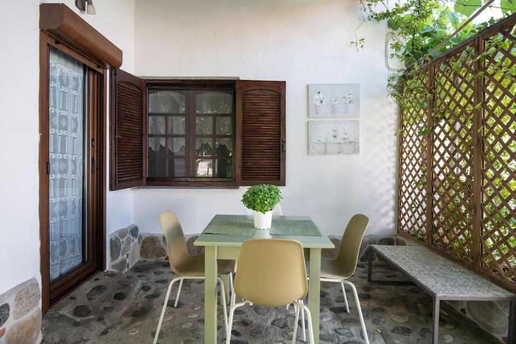 Traditionelles Appartement Athos Shadow Am Meer Paralia Sikias Bagian luar foto